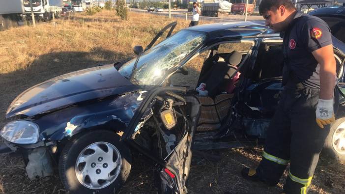 Amasya'da üç araç kavşakta çarpıştı: 1'i ağır 6 yaralı