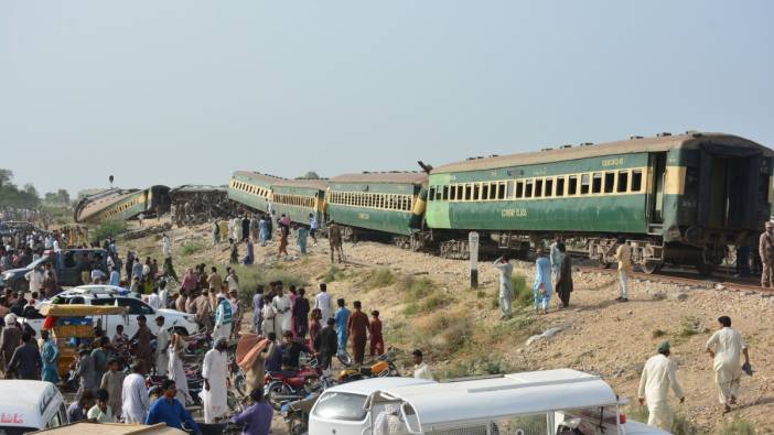 Pakistan’daki tren faciasında bilanço ağırlaşıyor