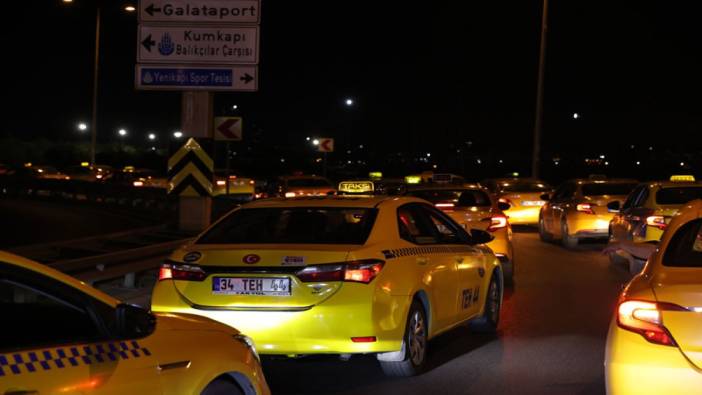 Taksiciler yüzde 100'lük zam talebi için konvoy oluşturdu