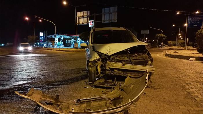 Bingöl'de minibüsle hafif ticari araç çarpıştı. 7 yaralı
