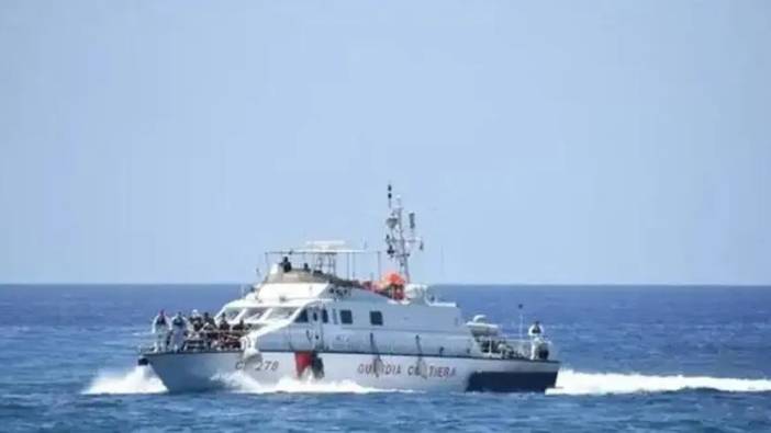 İtalya'da kaçak göçmen teknesi alabora oldu: 41 ölü