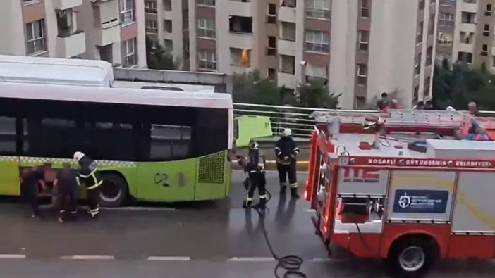 Kocaeli'de seyir halindeki otobüsten çıkan dumanlar paniğe neden oldu