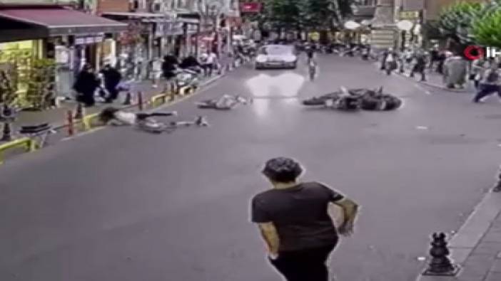 Fatih’te motosiklet ile scooter çarpıştı