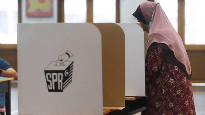 Malezya'daki eyalet seçimlerinde denge değişmedi