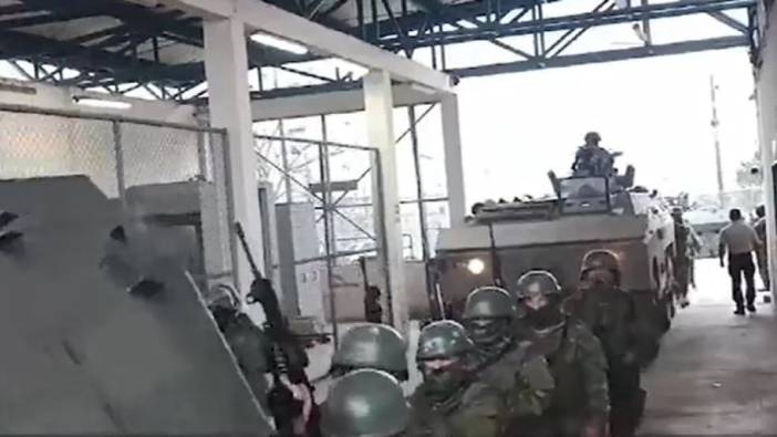 Ülkenin cezaevine 4 bin asker ve polis tankla tüfekle operasyon yaptı