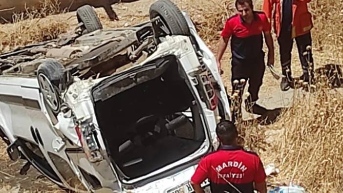Mardin'de hafif ticari araç şarampole yuvarlandı: 10 yaralı