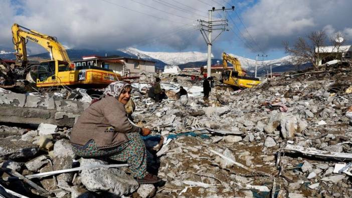 Diyarbakır'da depremde yıkılan 2 bina göz göre göre 137 kişiye mezar olmuş