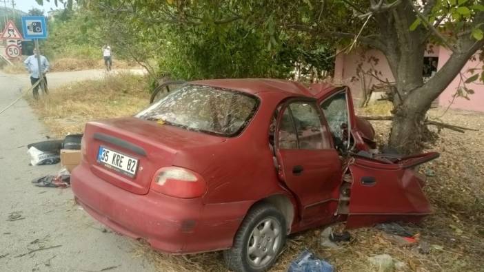 Samsun'da otomobil ağaca çarptı. 2 ölü 1 yaralı