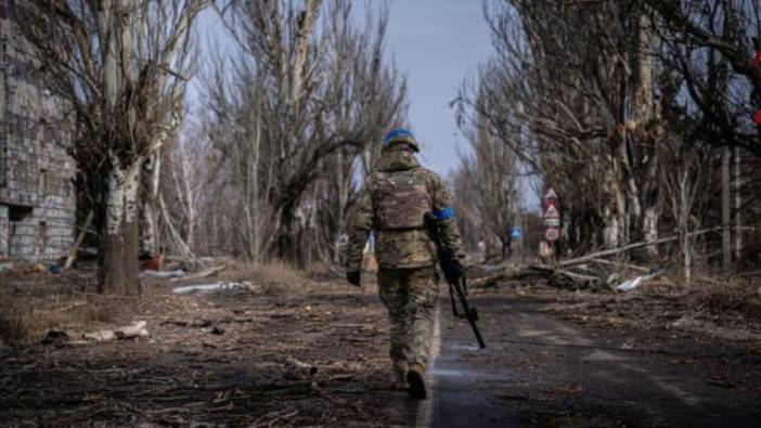 Ukrayna Bahmut'ta kaybettiği yerleri geri alıyor