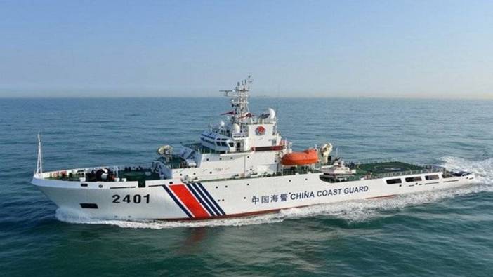 Çin Sahil Güvenlik, Filipin gemilerini karasularından çıkardı