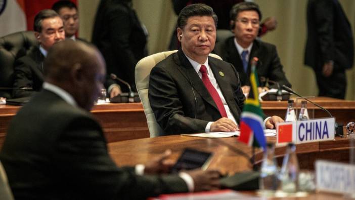 Çin Devlet Başkanı Şi, BRICS Zirvesi için Güney Afrika'yı ziyaret etti