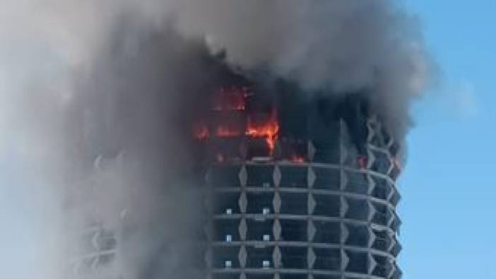 17 katlı boş otel yandı