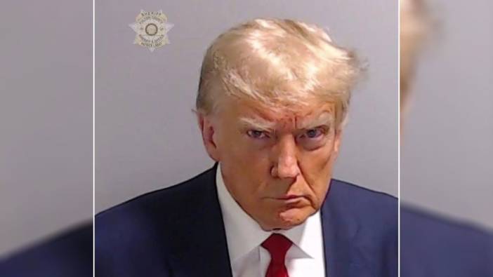 Trump’tan sıra dışı  kampanya, sabıka fotoğrafını seçim kampanyasında kullanıyor