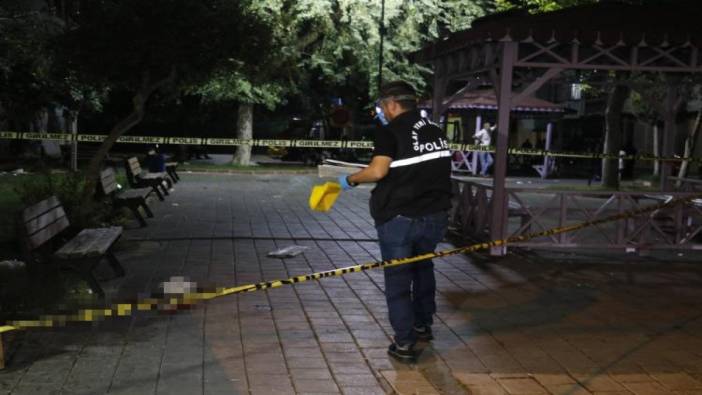 Adana'da parkta oturanlara kurşun yağdırdılar