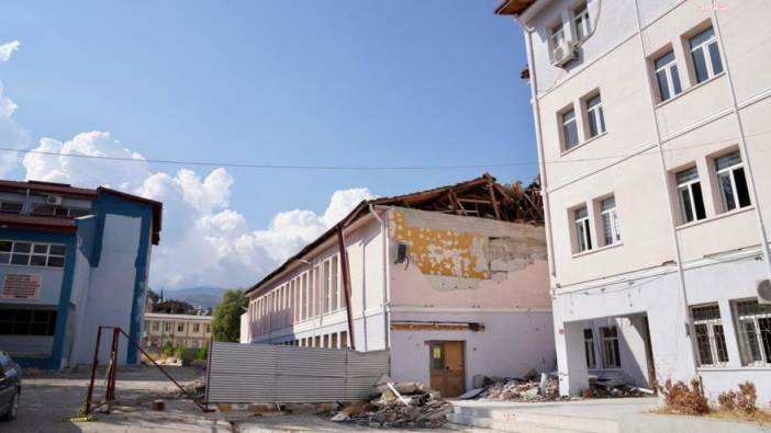 90 bin İBB çalışanı bayramlığından vazgeçerek deprem bölgesinde okul yaptıracak
