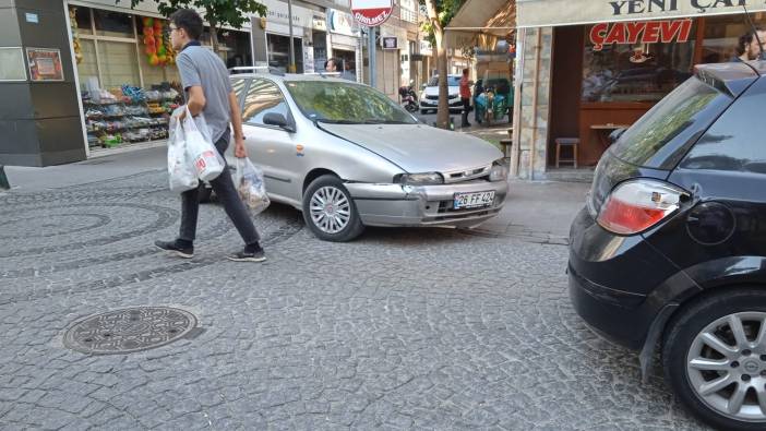 Eskişehir'de iki araç çarpıştı