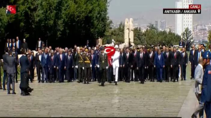 Erdoğan ve devlet erkanı Anıtkabir'de