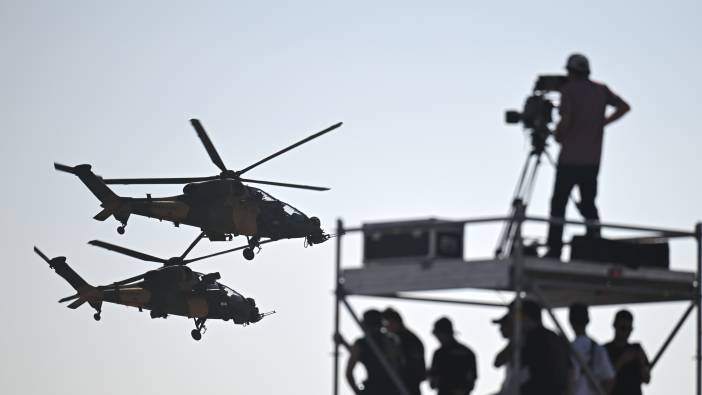 Türk pilotları ATAK helikopterlerine harmandalı oynattı