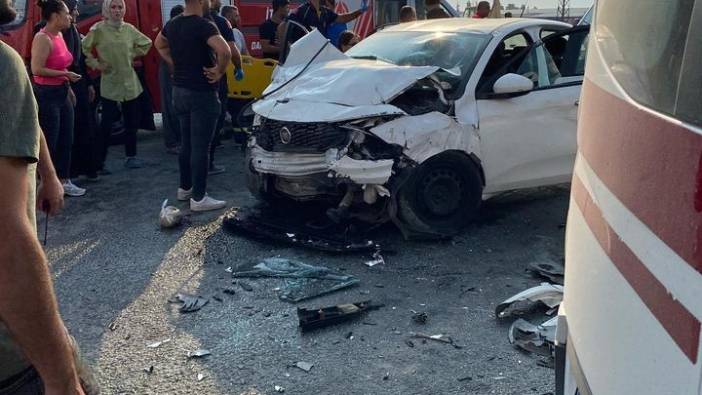 Mersin'de işçi servisi kaza yaptı: 15 işçi yaralı