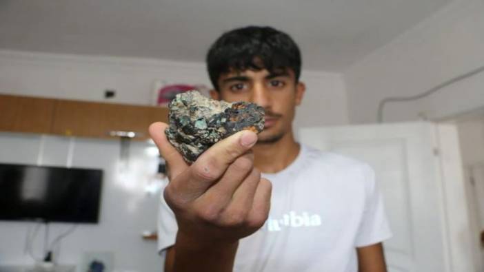 Türkiye'ye düşen meteorun parçası Diyarbakır'da bulundu.