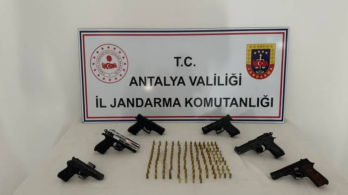 Antalya’da 6 adet ruhsatsız tabanca ele geçirildi
