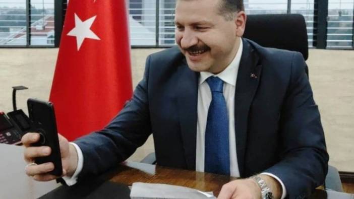 Çakma Starbucks'a milyonlar saçan AKP’li Belediye Başkanı vatandaşın cebinden çıkan paraları gülerek anlattı