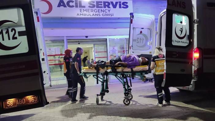 Sivas’ta iki otomobil çarpıştı: 2’si çocuk 7 yaralı