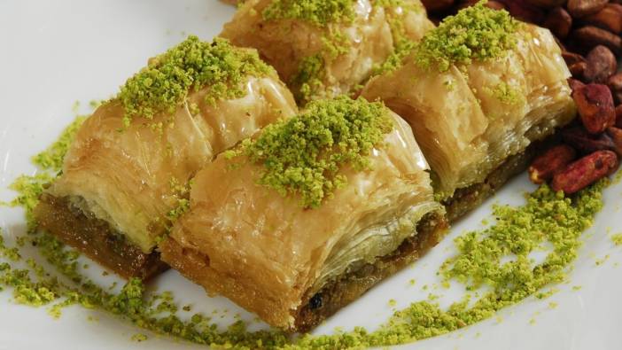 İki dilim baklava yiyenlerin dikkatine