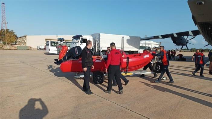 AFAD'ın arama kurtarma ekiplerini götüren uçak Libya'ya ulaştı