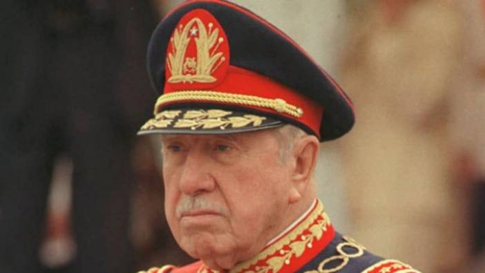 İspanya Şili diktatörü Pinochet'e verdiği liyakat nişanını geri aldı