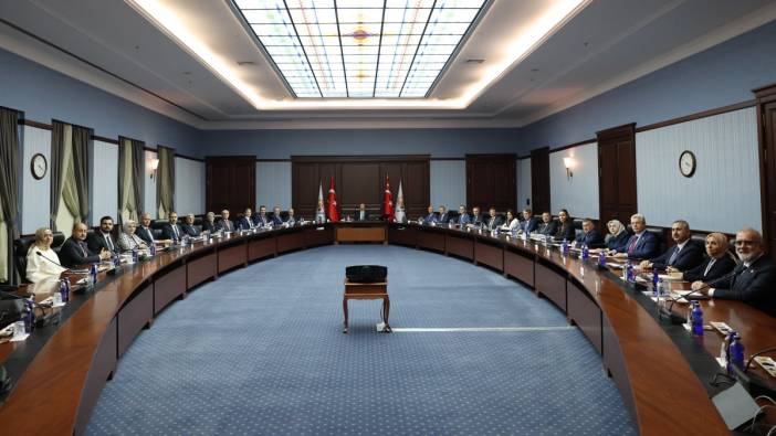 AKP'de MYK toplandı