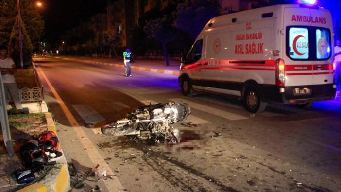 Uşak'ta kamyonetle motosiklet çarpıştı: 2 ölü