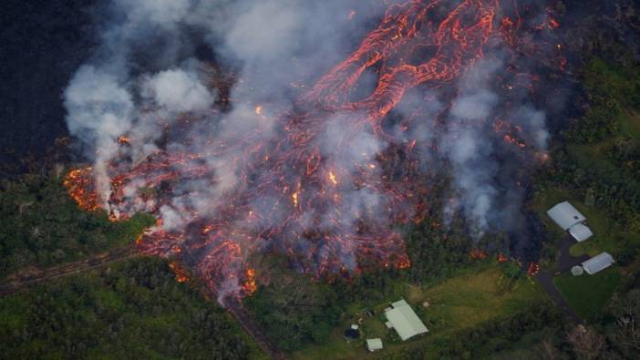 Kilauea Yanardağı kül ve duman püskürtmeye devam ediyor