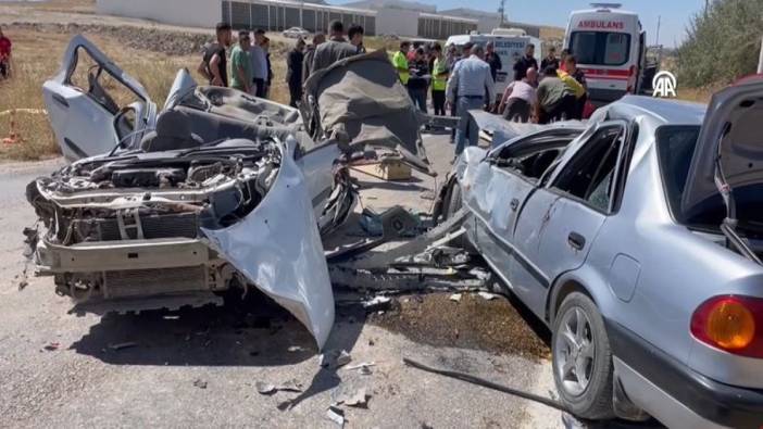 Aksaray'da 3 araç birbirine girdi: 3 ölü, 2 yaralı