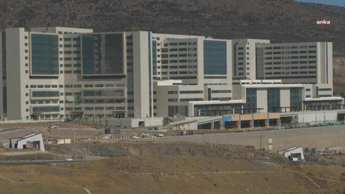 İzmir’deki şehir hastanesinin açılışı ‘deprem güçlendirmesi’ nedeniyle ertelendi