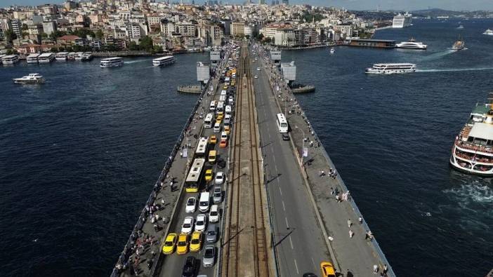 Galata Köprüsü trafiğe açıldı. 29 yıl sonra ilk kez bakımı yapıldı