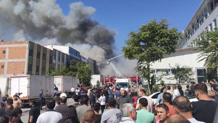 Ankara’da minder fabrikasında yangın: Kara dumanlar kentin birçok noktasından görülüyor