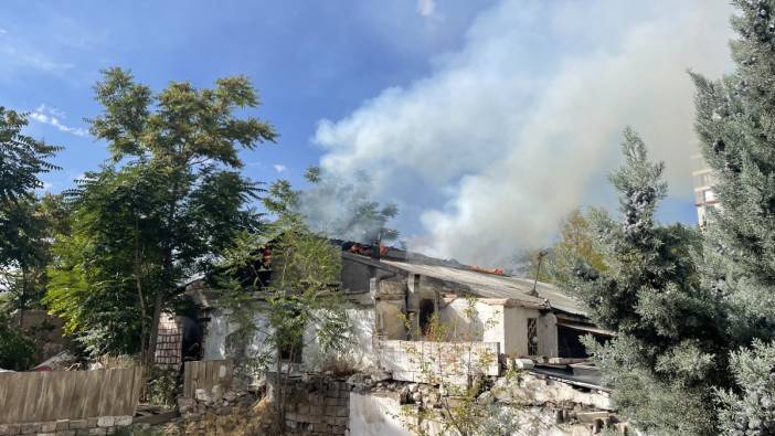 Kayseri'de yangın: 2 ev hasar gördü