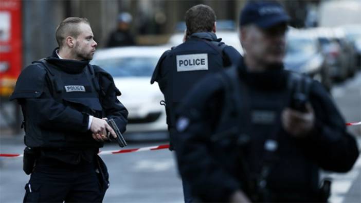Fransa'da 7 okul terör tehdidi nedeniyle boşaltıldı