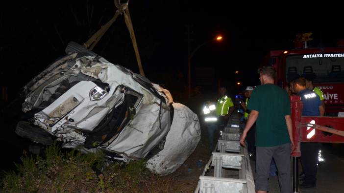 Antalya'da otomobil şarampole uçtu: 2 ölü