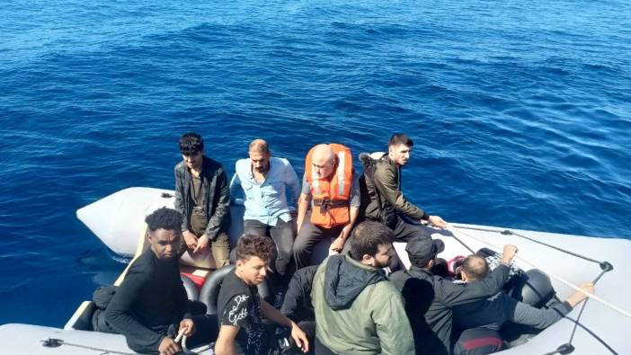 Balıkesir açıklarında 13 kaçak göçmen kurtarıldı