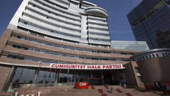 İYİ Parti Ümit Özlale'yi İzmir adayı olarak açıklamıştı. CHP'den İYİ Parti'nin adayına ilk tepki