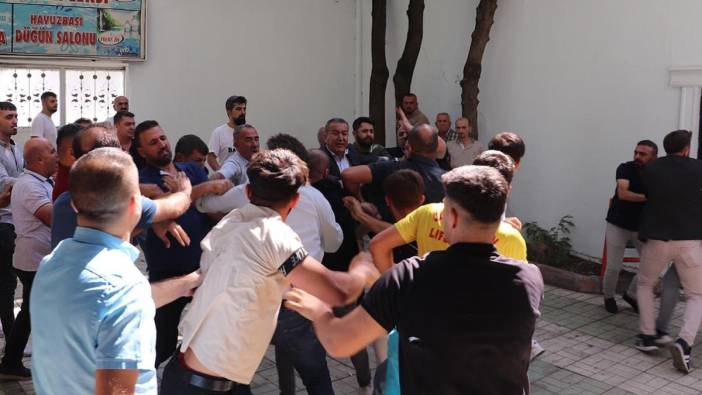 CHP Siirt İl Kongresi'nde arbede: 2 kişi gözaltına alındı