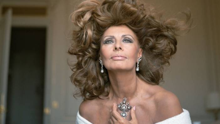 Sophia Loren hastaneye kaldırıldı. Acil olarak ameliyata alındı
