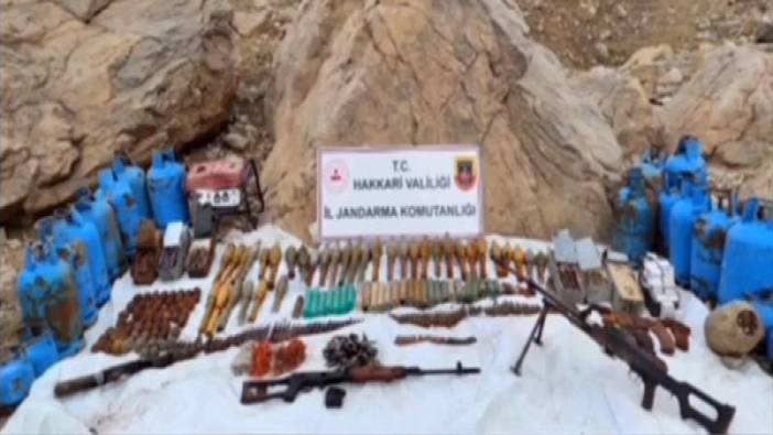 Hakkari'de PKK'ya ait mağarada çok sayıda silah ve mühimmat ele geçirildi
