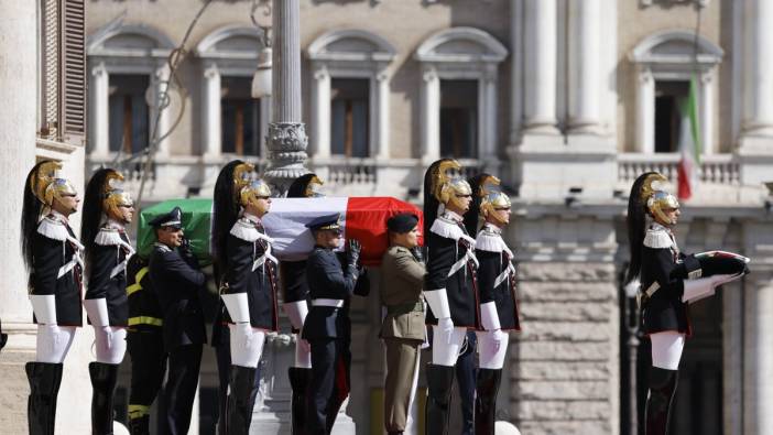 İtalya'da ölen eski Cumhurbaşkanı Napolitano devlet töreniyle son yolculuğuna uğurlandı