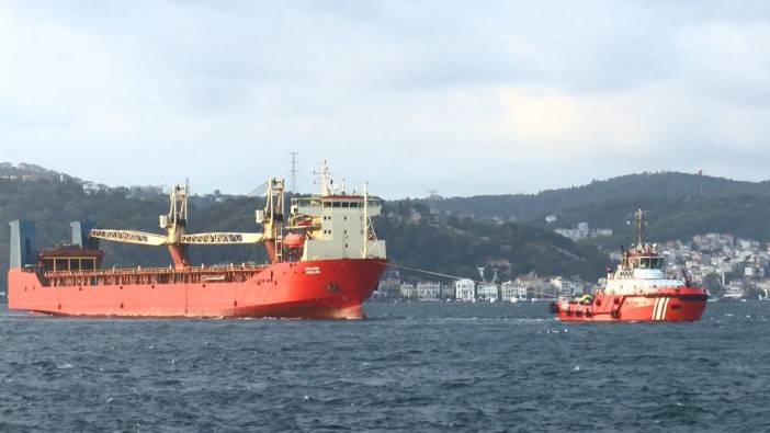 Karadeniz’de arızalanan yük gemisi 11 saatte Ahırkapı'ya çekildi