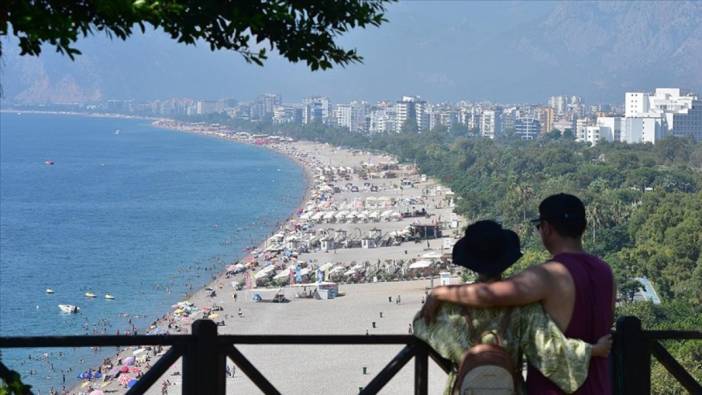 Antalya’ya Rus ve Alman akını. 2023’ün ilk 8 ayında 10 milyondan fazla ziyaretçi