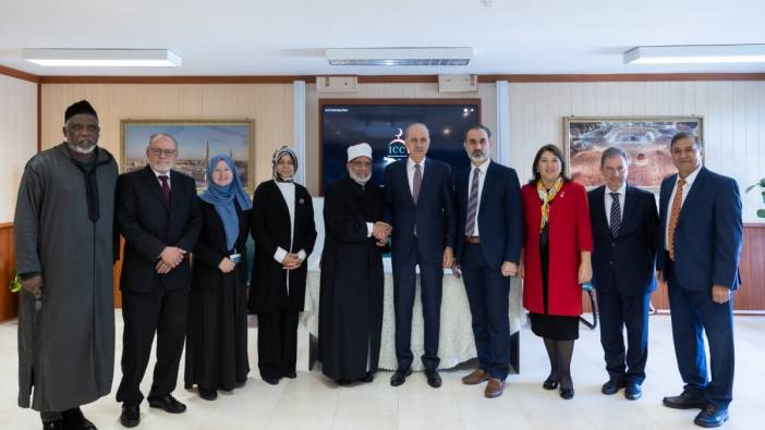 TBMM Başkanı Kurtulmuş, İrlanda'da İslam Kültür Merkezi'ni ziyaret etti