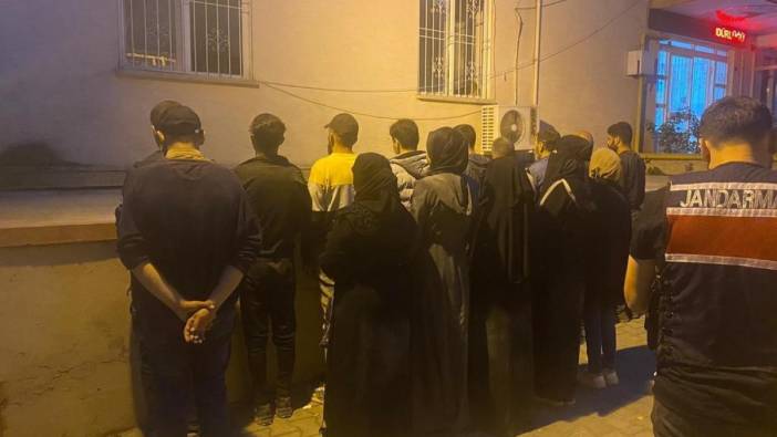 Kilis’te 16 kaçak göçmen yakalandı